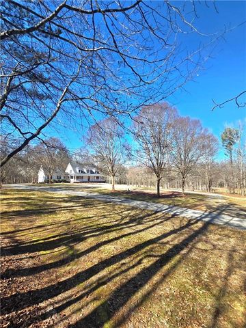 866 Lee Byrd Road, Loganville, GA 30052