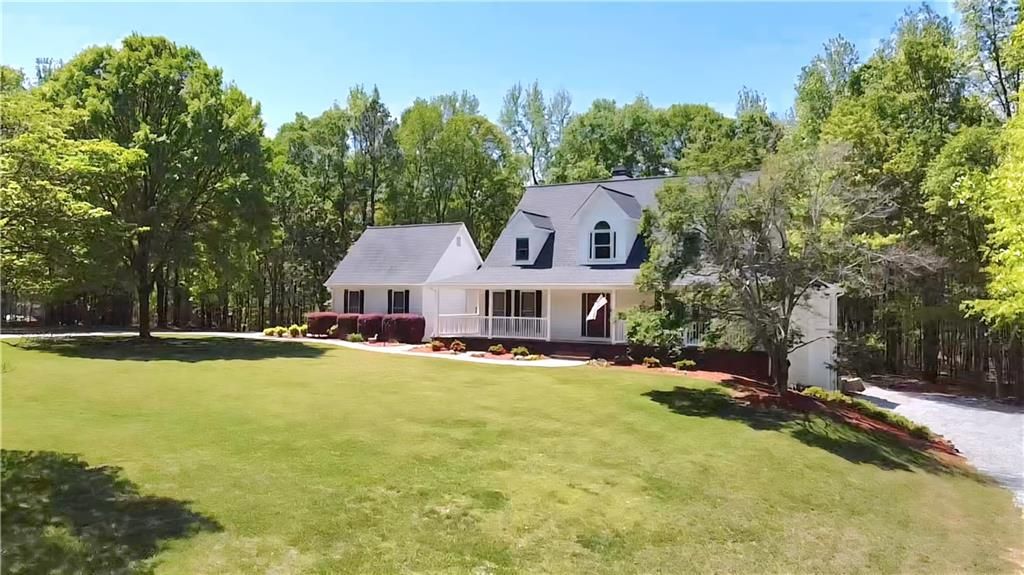 866 Lee Byrd Road, Loganville, GA 30052