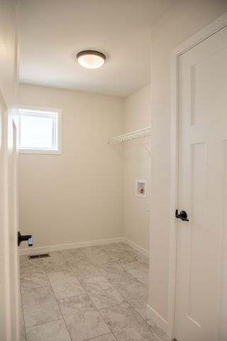 4800 Decorah Way S, Fargo, ND 58104