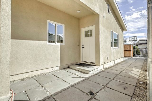 3055 Sycamore Avenue, La Crescenta, CA 91214