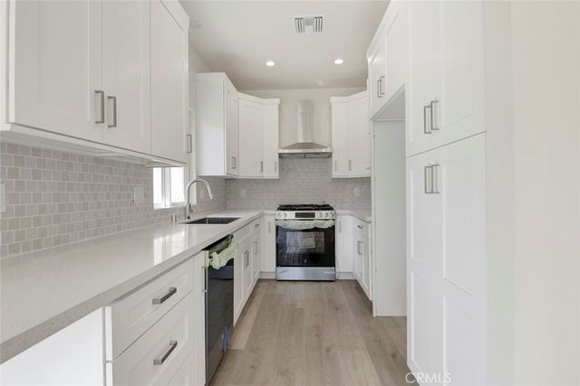 3055 Sycamore Avenue, La Crescenta, CA 91214