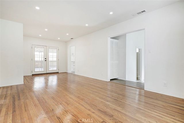 3055 Sycamore Avenue, La Crescenta, CA 91214