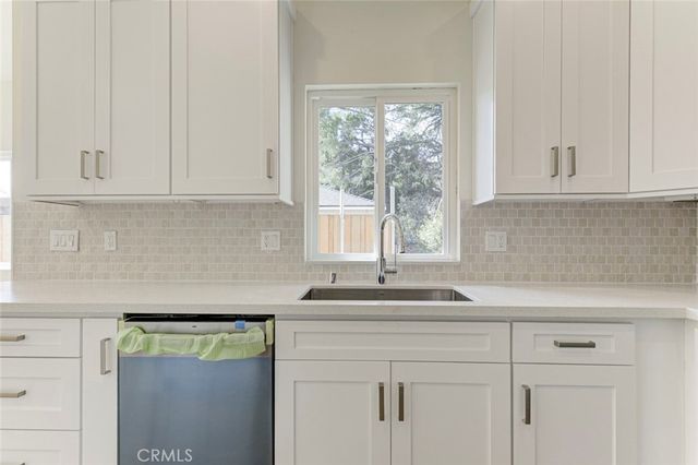 3055 Sycamore Avenue, La Crescenta, CA 91214