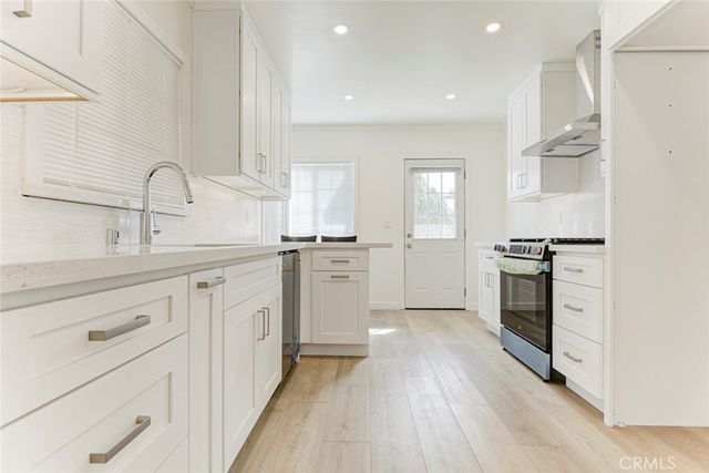 3055 Sycamore Avenue, La Crescenta, CA 91214