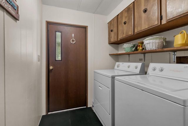 818 S Eastown Manor, Elkhorn, WI 53121