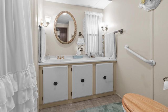 818 S Eastown Manor, Elkhorn, WI 53121