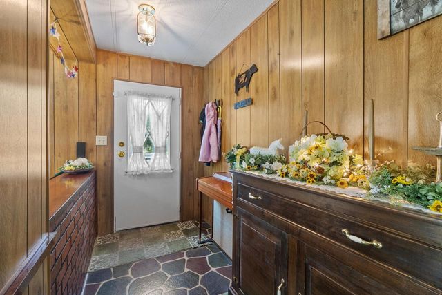 818 S Eastown Manor, Elkhorn, WI 53121