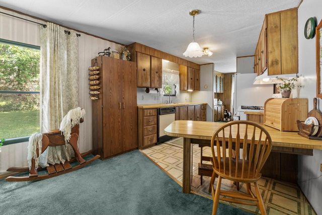 818 S Eastown Manor, Elkhorn, WI 53121