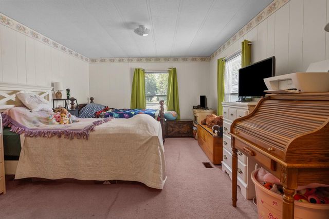 818 S Eastown Manor, Elkhorn, WI 53121