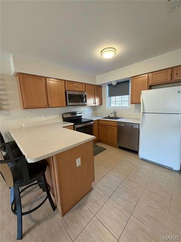 2244 Canyonlands Drive D, Maryland Heights, MO 63043