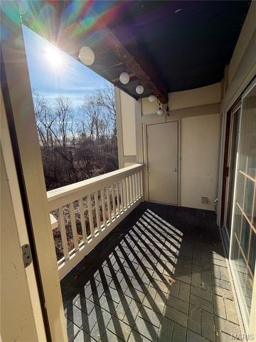 2244 Canyonlands Drive D, Maryland Heights, MO 63043