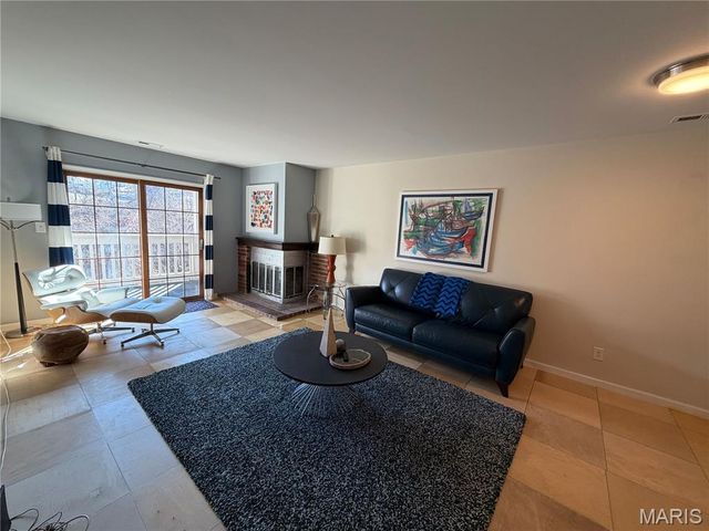 2244 Canyonlands Drive D, Maryland Heights, MO 63043