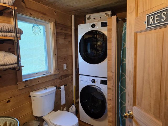 136 Hickory Nut Lane, Edgerton, WI 53534