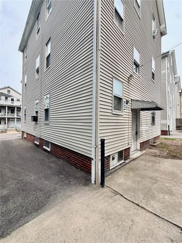 32 Richter Street, Providence, RI 02908