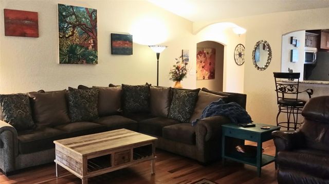 817 Willow Creek CIR, San Marcos, TX 78666