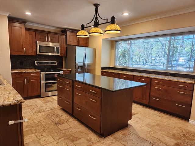 817 Willow Creek CIR, San Marcos, TX 78666