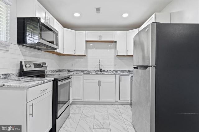 47 MINTLEAF RD, Levittown, PA 19056