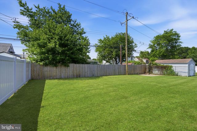 47 MINTLEAF RD, Levittown, PA 19056