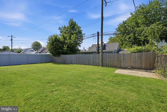 47 MINTLEAF RD, Levittown, PA 19056