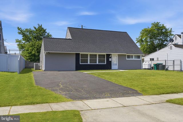 47 MINTLEAF RD, Levittown, PA 19056