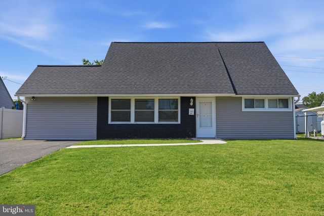 47 MINTLEAF RD, Levittown, PA 19056