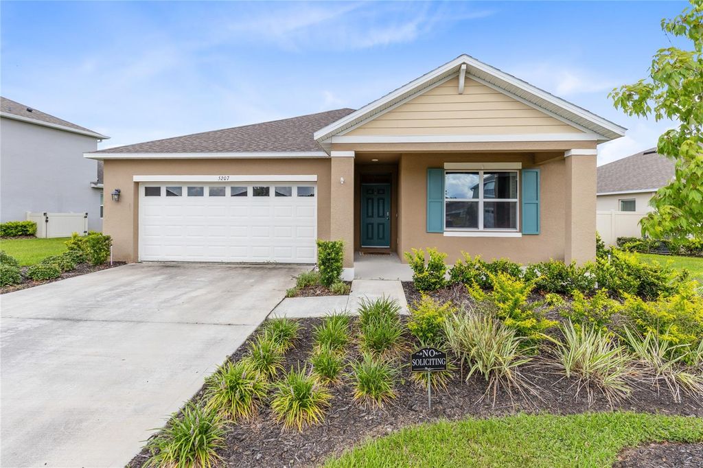 Image 1 of property listing at 5207 MAHOGANY DRIVE, Mount Dora, FL 32757