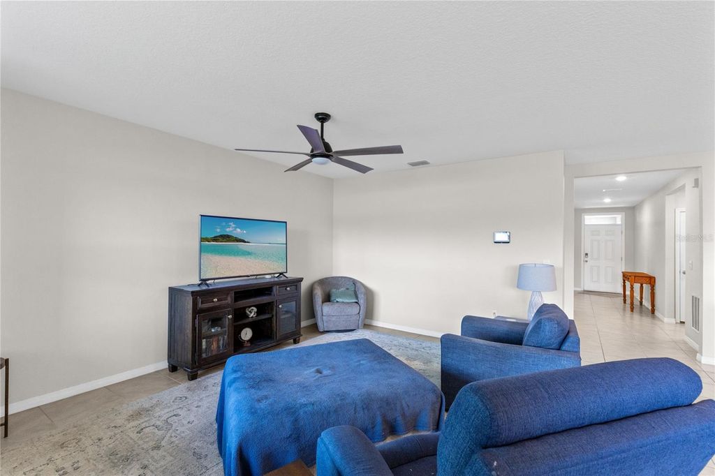 Image 15 of property listing at 5207 MAHOGANY DRIVE, Mount Dora, FL 32757