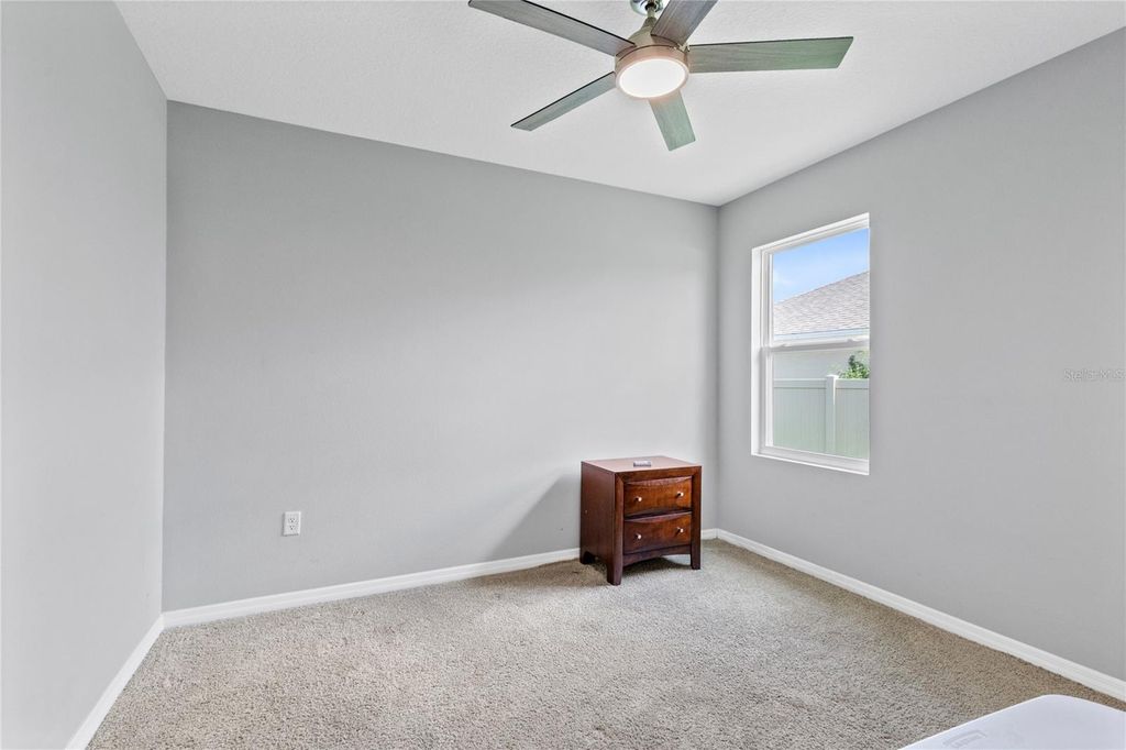 Image 5 of property listing at 5207 MAHOGANY DRIVE, Mount Dora, FL 32757