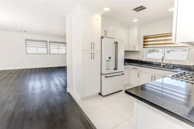 624 Hawthorne Street A, Glendale, CA 91204