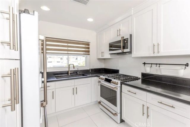 624 Hawthorne Street A, Glendale, CA 91204