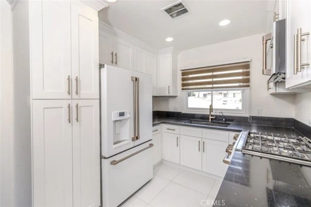 624 Hawthorne Street A, Glendale, CA 91204