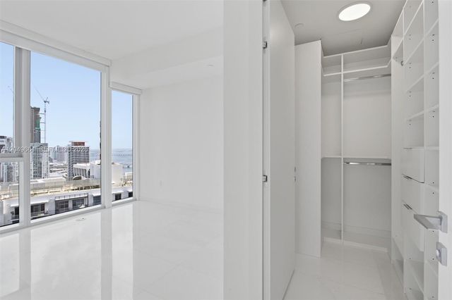 300 Biscayne Boulevard Way 4808W, Miami, FL 33131