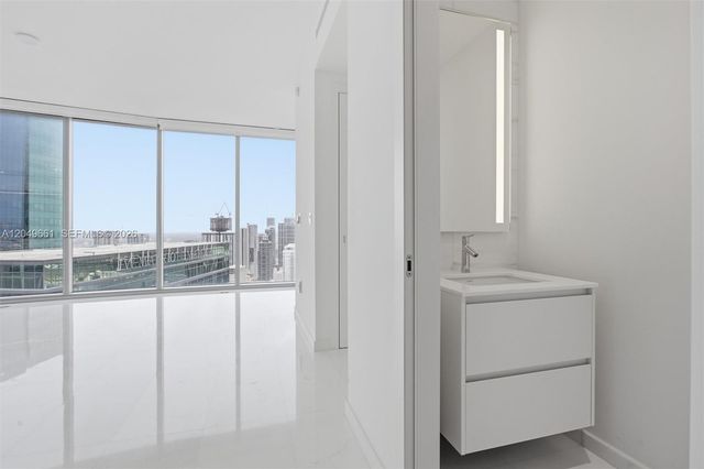 300 Biscayne Boulevard Way 4808W, Miami, FL 33131