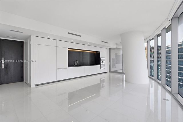 300 Biscayne Boulevard Way 4808W, Miami, FL 33131