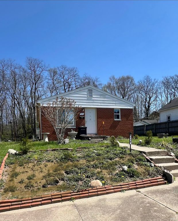 2118 S Warren Street, South Bend, IN 46613