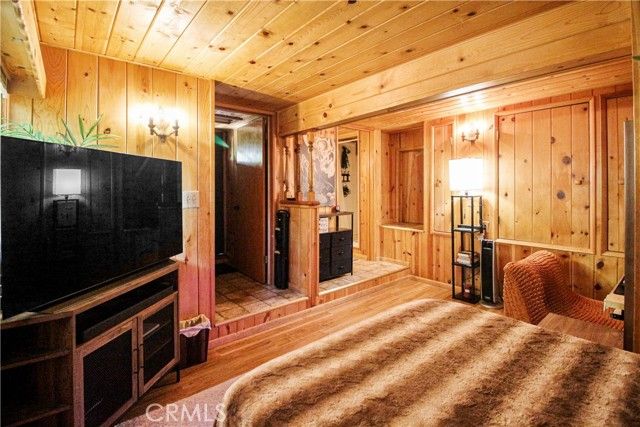 33020 Arrowbear Drive, Running Springs, CA 92382