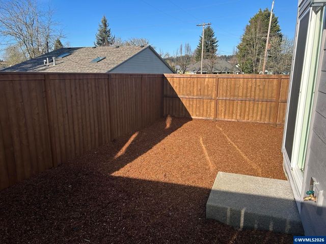 1481 Laura Vista Dr, Albany, OR 97321
