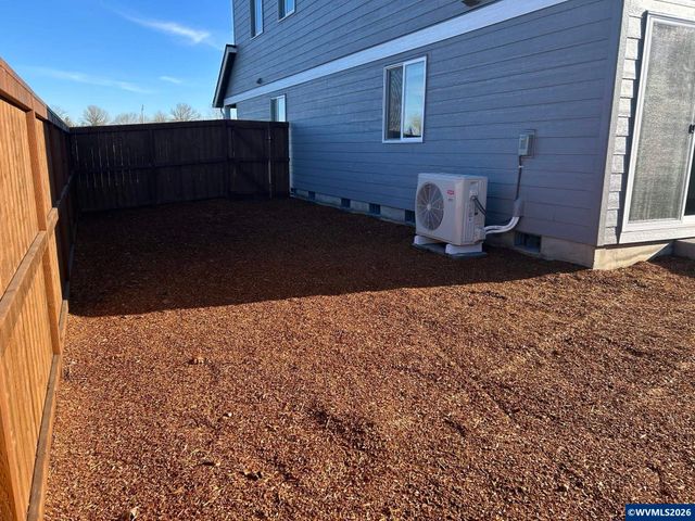 1481 Laura Vista Dr, Albany, OR 97321
