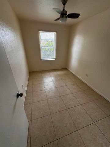 1641 W 27th Street D, Riviera Beach, FL 33404