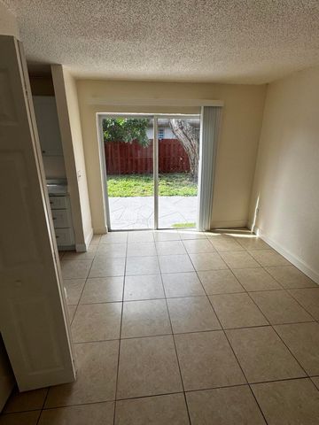 1641 W 27th Street D, Riviera Beach, FL 33404