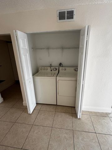 1641 W 27th Street D, Riviera Beach, FL 33404
