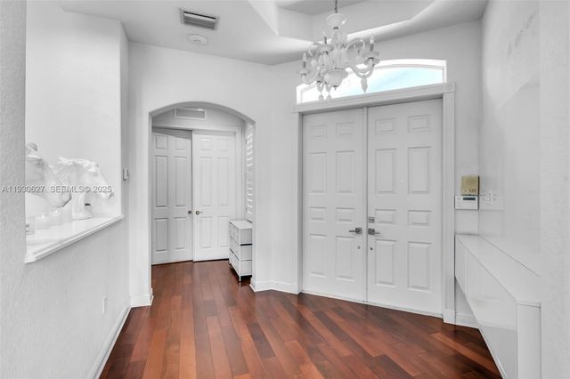 1091 Waterside Ln, Hollywood, FL 33019