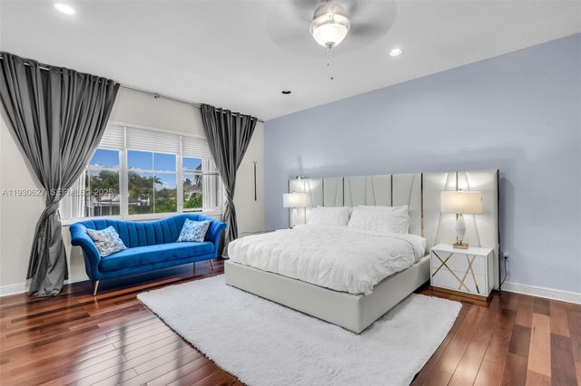 1091 Waterside Ln, Hollywood, FL 33019