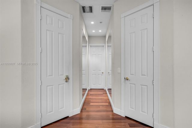 1091 Waterside Ln, Hollywood, FL 33019