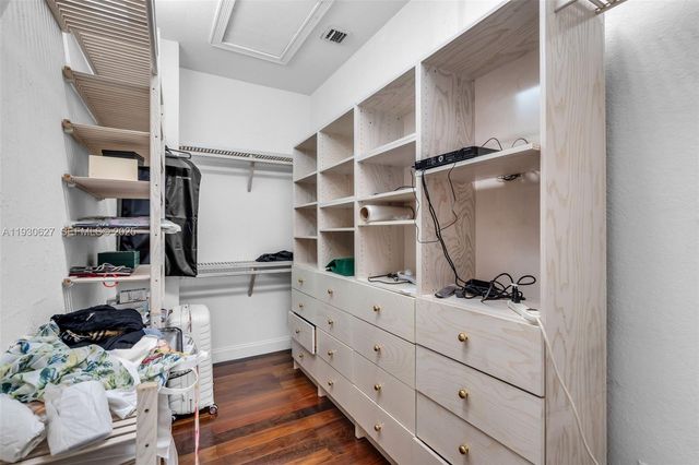 1091 Waterside Ln, Hollywood, FL 33019