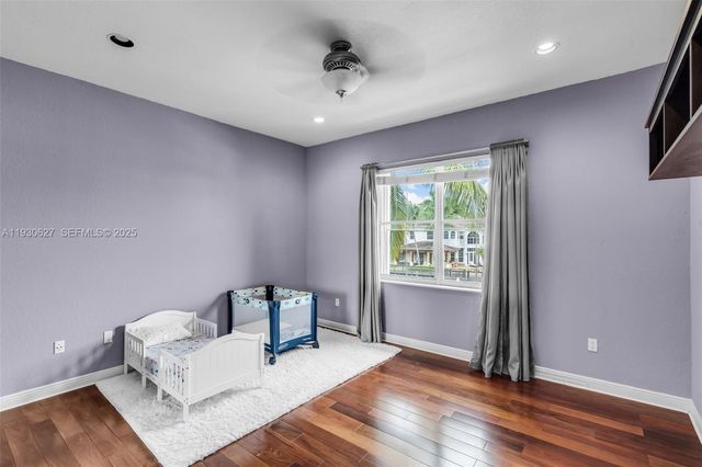 1091 Waterside Ln, Hollywood, FL 33019