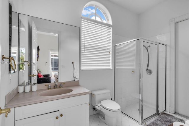 1091 Waterside Ln, Hollywood, FL 33019