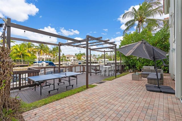 1091 Waterside Ln, Hollywood, FL 33019