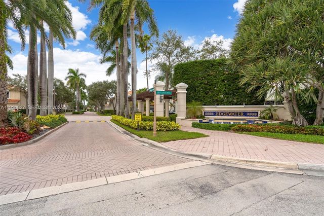 1091 Waterside Ln, Hollywood, FL 33019