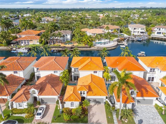 1091 Waterside Ln, Hollywood, FL 33019